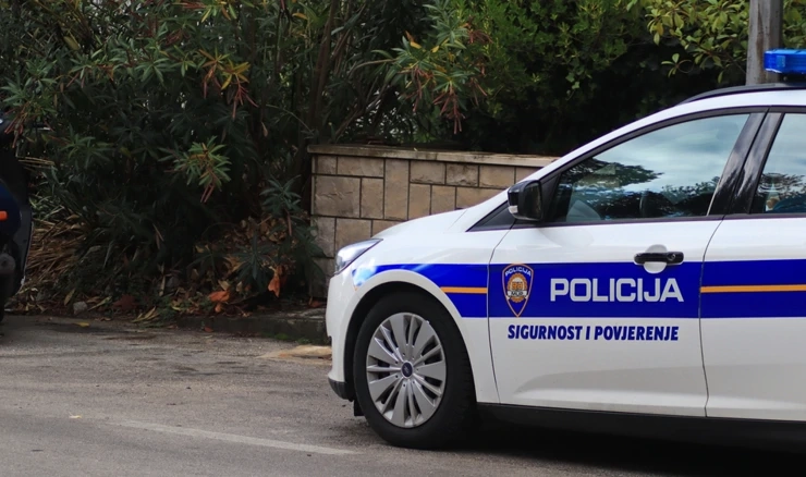 Policija