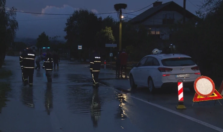 Kupa se kod Ozlja izlila iz korita