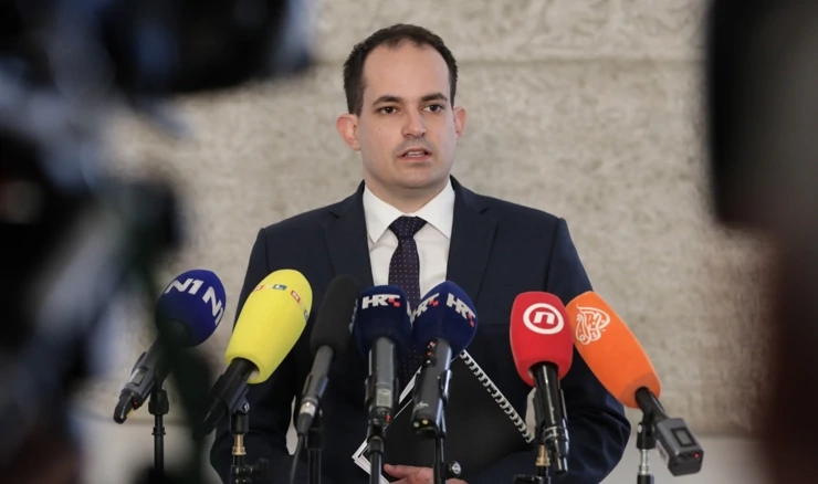 Ministar tvrdi da plaće rastu 11 posto