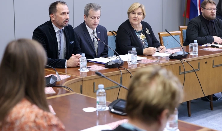 Okrugli stol o temi "Analiza sadržaja tjednika Novosti"