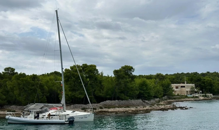 Najmanje četiri broda potopljena koja su bila usidrena tijekom nevremena 