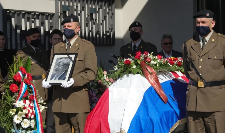  Pogreb Vesne Bosanac na Memorijalnom groblju žrtava Domovinskog rata u Vukovaru 