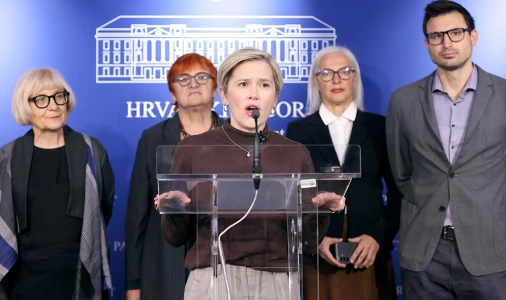  Zagreb: Ivana Kekin o temi „Zataškavanje Ministarstva unutarnjih poslova u slučaju ubojstva žene u Slatini“