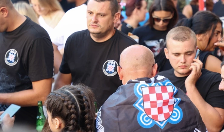 Okuupljanje uoči koncerta u Imotskom