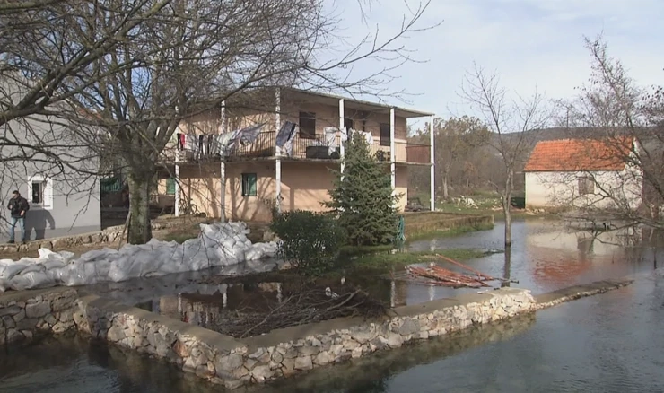 Nezadovoljni mještani procjenjuju štetu