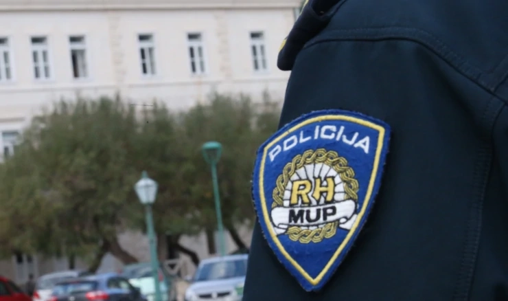 Vukovarski policajac pucao u zrak na pravoslavni Badnjak pa udaljen iz službe