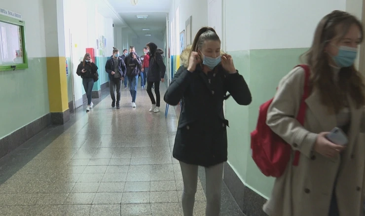 Nastava se različito održava po županijama