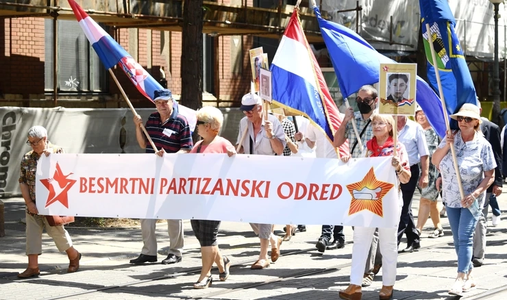 Održan mimohod "Besmrtni partizanski odred"