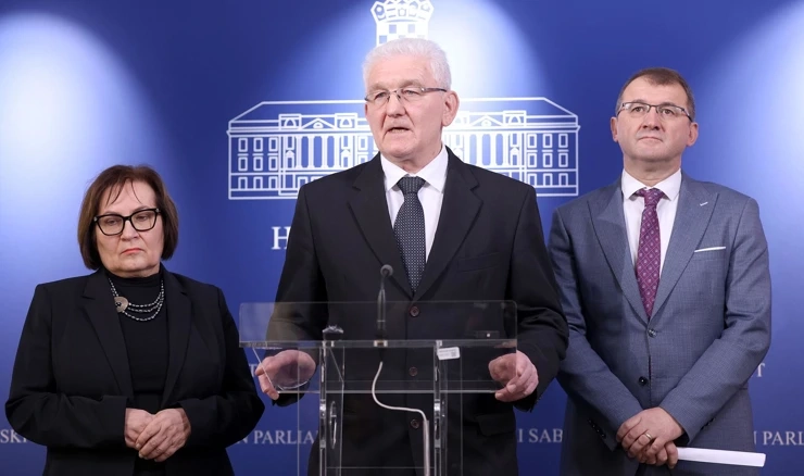 Konferencija za medije nakon okruglog stola "Zakon o mirovinskom osiguranju, nove izmjene nove nepravde!?“  