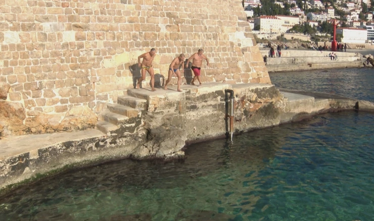Božićno kupanje u Dubrovniku