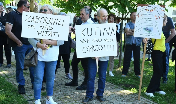 Održan prosvjed protiv spalionice otpada u Kutini 