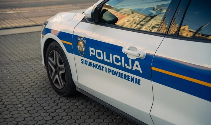 Policijsko vozilo 
