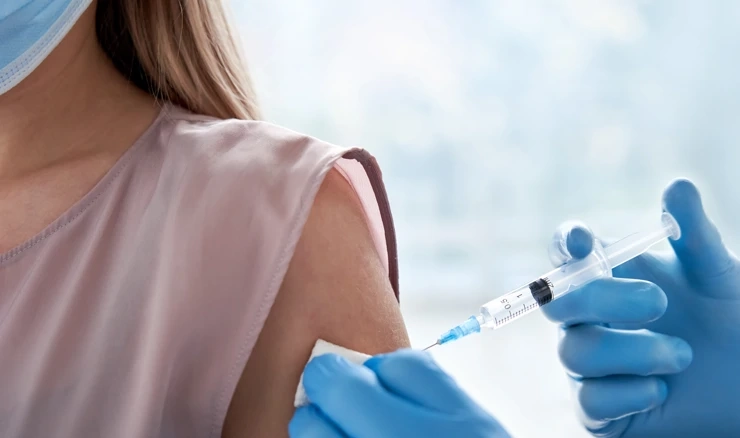 Više od 300 zaposlenika u zdravstvu uhvaćeno u kršenju obaveze cijepljenja