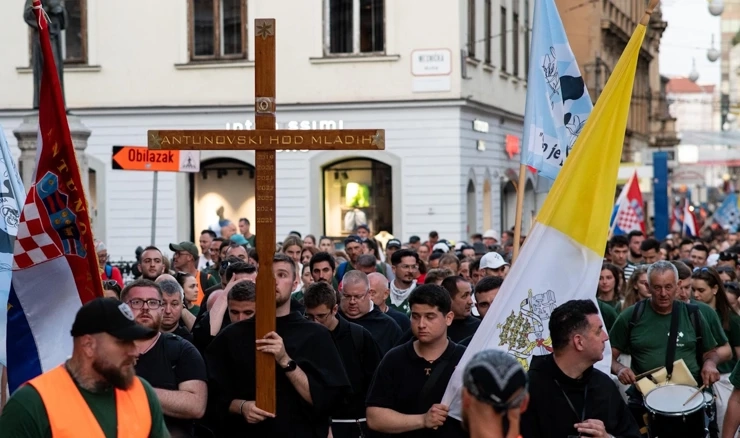 U 15:30 sati hodočasnici će krenuti prema Trgu bana Josipa Jelačića, a njihov dolazak tamo se očekuje oko 17 sati