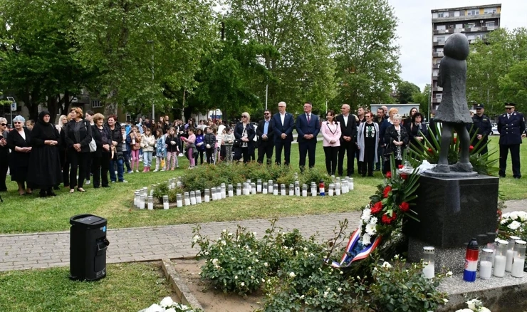  Slavonski Brod: Susret sjećanja na poginulu djecu