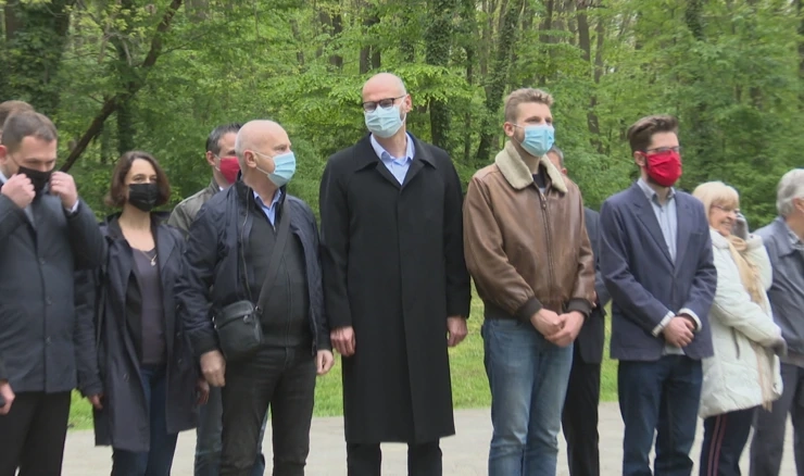 Joško Klisović položio je cvijeće na Spomen području Dotrščina