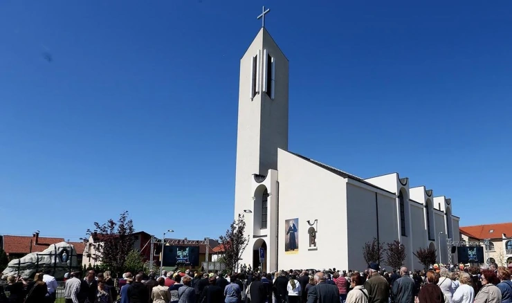 Crkva sv. Leopolda Mandića u Dubravi/Arhiva