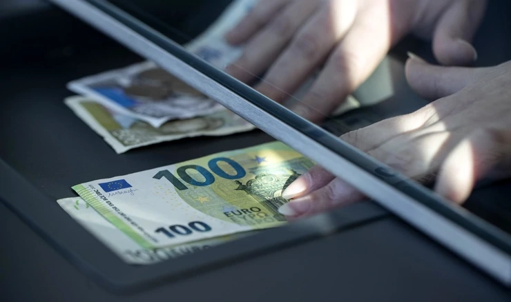 Više od 100 novčanica i 100 kovanica kune u jednoj transakciji