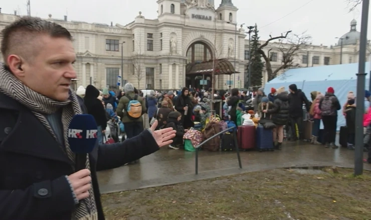 U Lavov stižu nepregledne kolone izbjeglica