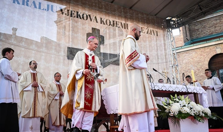 Misno slavlje na Mirogoju povodom blagdana Svih svetih
