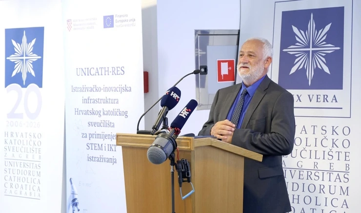 Črpić je istaknuo da će studenti u istraživačko-inovacijskom centru moći raditi na najsuvremenijoj opremi