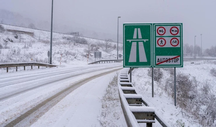  Zimski uvjeti na autocesti A1 kod čvora Otočac 