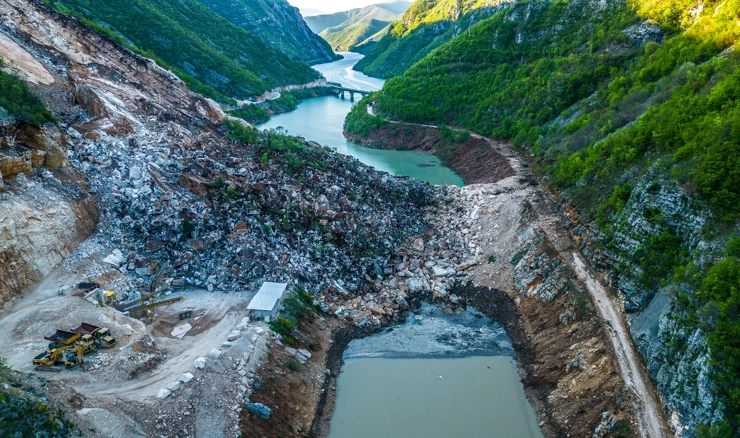  Mostar: Pogled iz zraka na odron u kamenolomu 