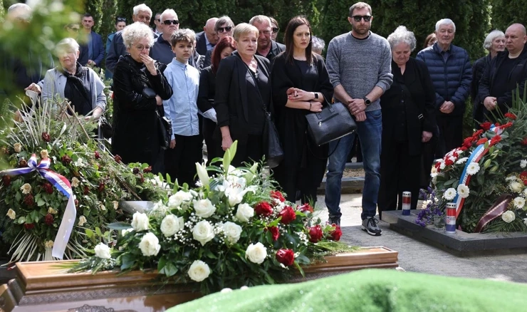  Vukovar: Sahrane nedavno identificiranih branitelja pronađenih na Petrovačkoj doli kod Vukovara 