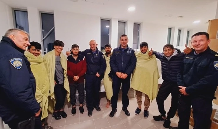 Spašeni migranti iz rijeke Save