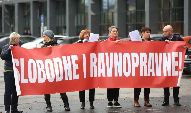 Forum žena SDP-a ispred Palače pravde