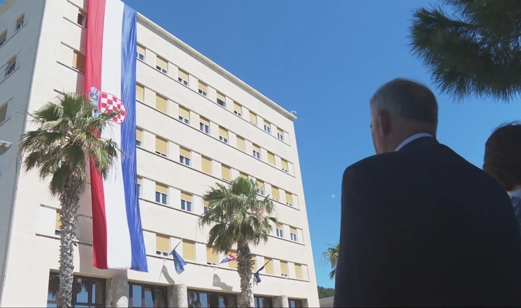 Zastava na zgradi Banovine