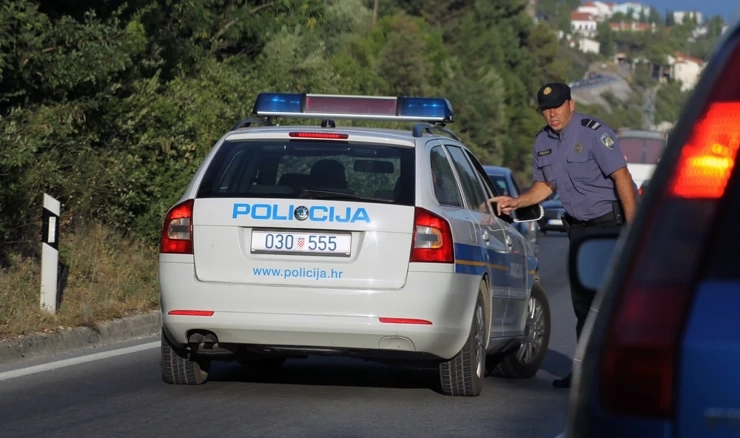 Policija