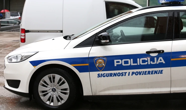 Policija