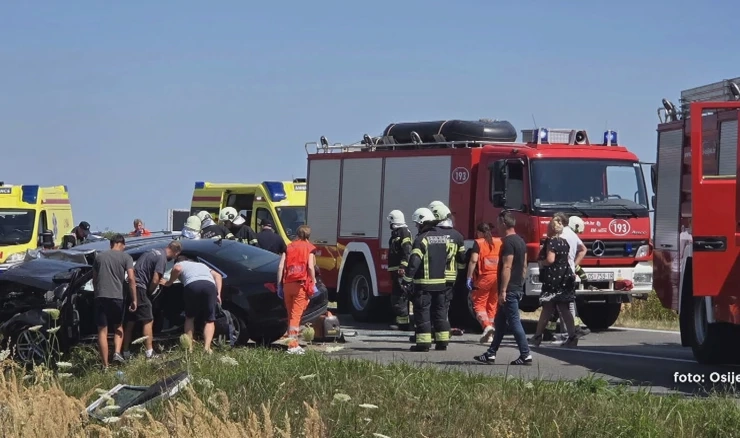 Osječka obilaznica zatvorena zbog teške nesreće 