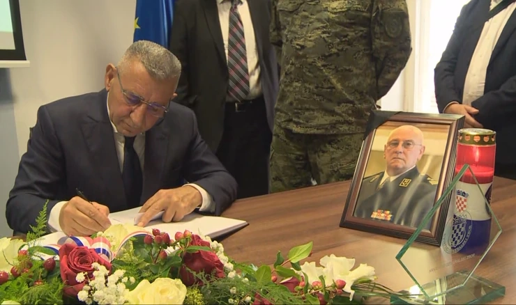 Komemoracija za generala zbora Antu Rosu