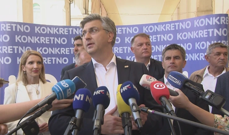 Premijer Andrej Plenković rekao je da obveznog vojnog roka neće biti