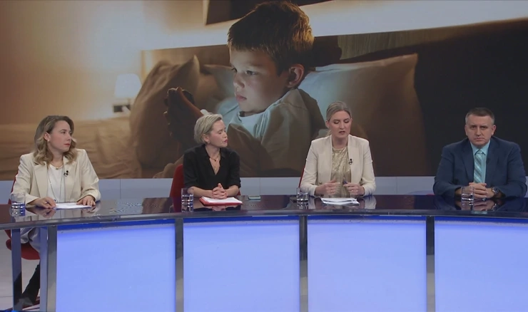 Hoće li mobiteli uskoro biti potpuno zabranjeni u školama