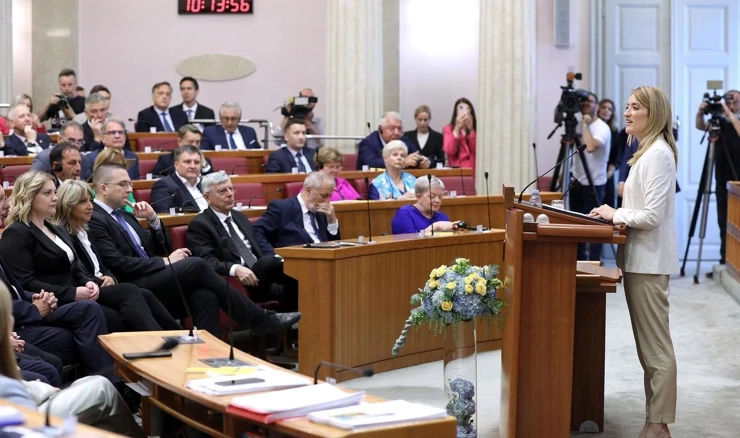 Predsjednica Europskog parlamenta Roberta Metsola govori u Saboru 