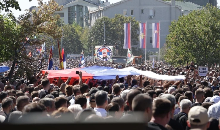 Procjene o broju ljudi na Mladićevu sprovodu razlikuju se