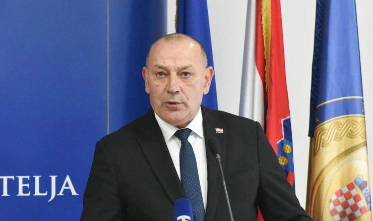 Tomo Medved, ministar hrvatskih branitelja