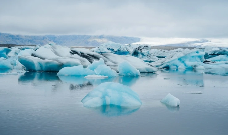 Urušila se ledena špilja na Islandu, jedna osoba poginula, dvije nestale