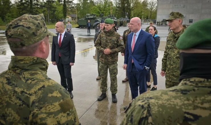 Ministar Anušić s veleposlanikom SAD-a pri NATO-u Whitakerom