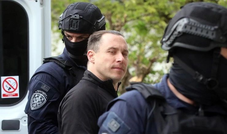Višestruki ubojica Srđan Mlađan doveden na sud