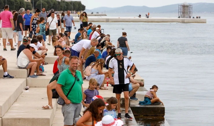 Turisti u Zadru 