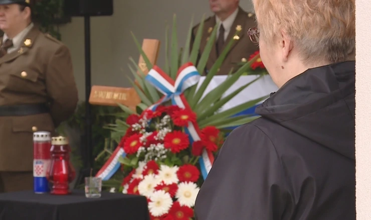 Memorijalno groblje Vukovar: Posljednji ispraćaj branitelja Zvonimira Lerotića