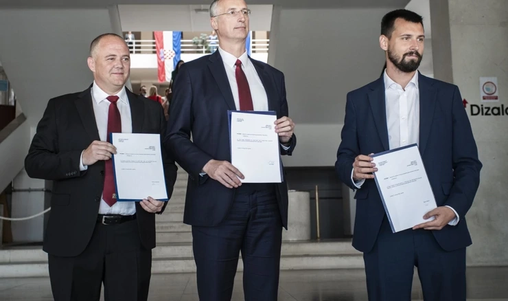 Gradonačelnik Splita i njegovi zamjenici službeno su podnijeli ostavke