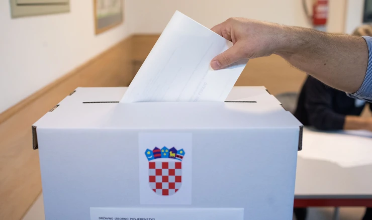 Hoće li pitanje referenduma u Ustav?