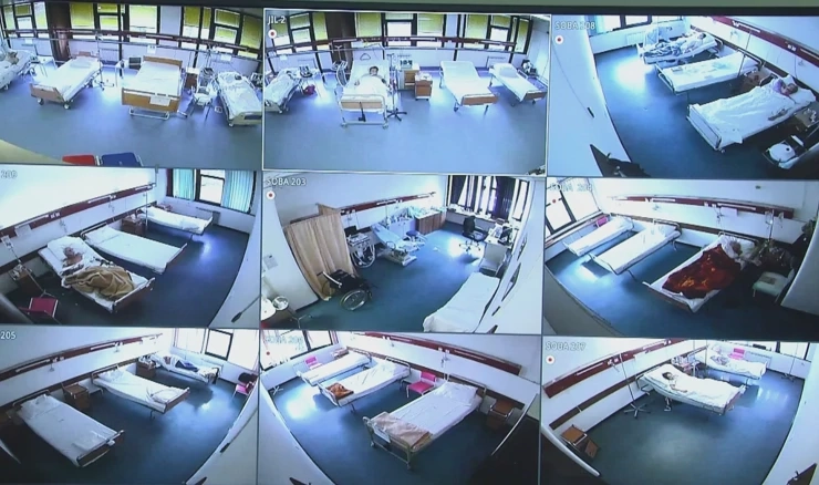 Broj preminulih s COVID-om ili od njega približava se šest milijuna