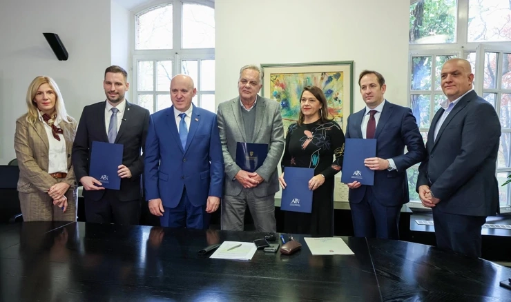 Potpisivanje ugovora za izgradnju višestambene zgrade 