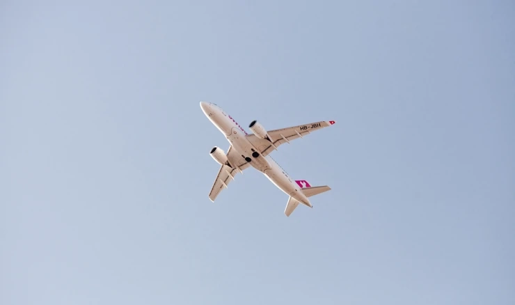 Airbus 220